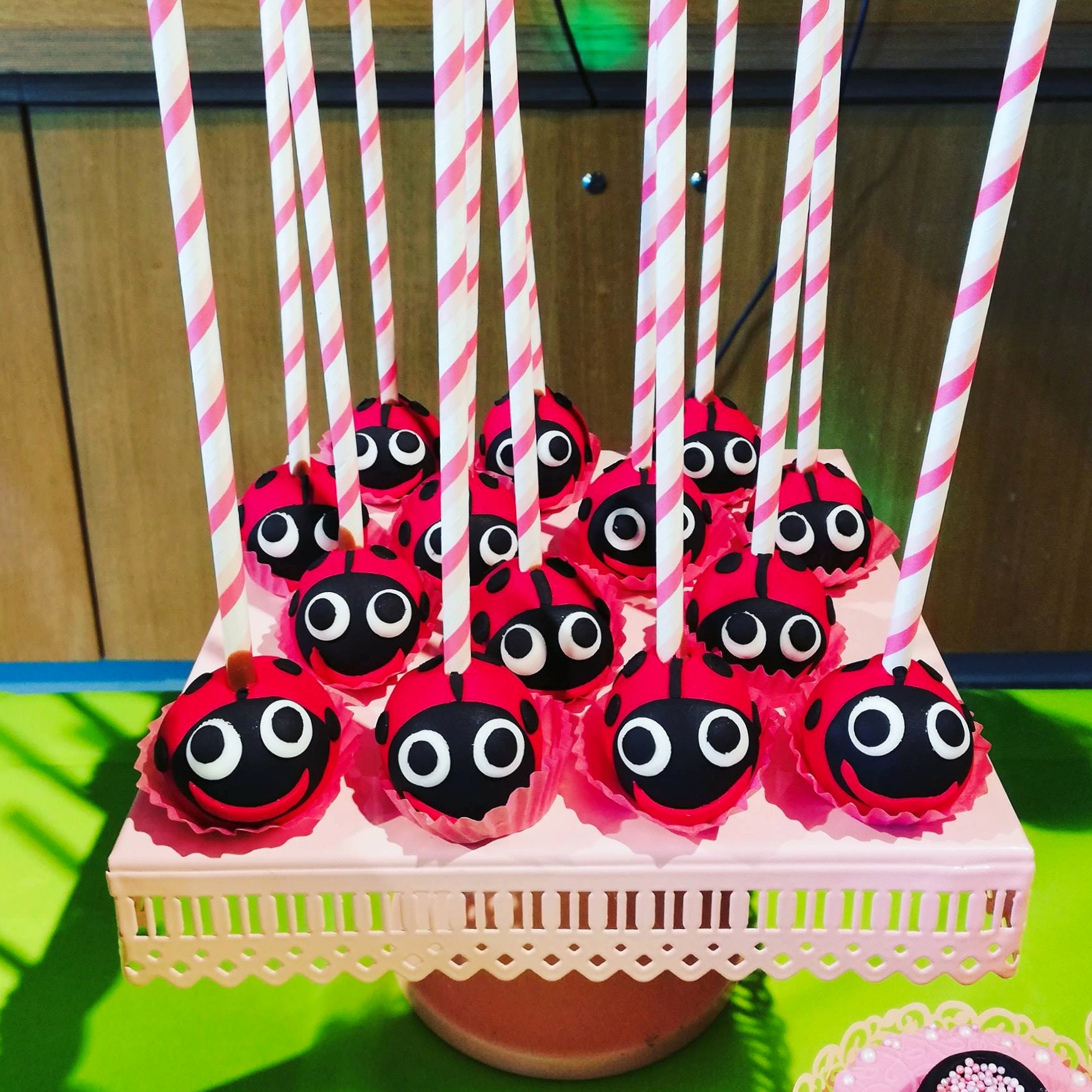 Ladybug Cakepop