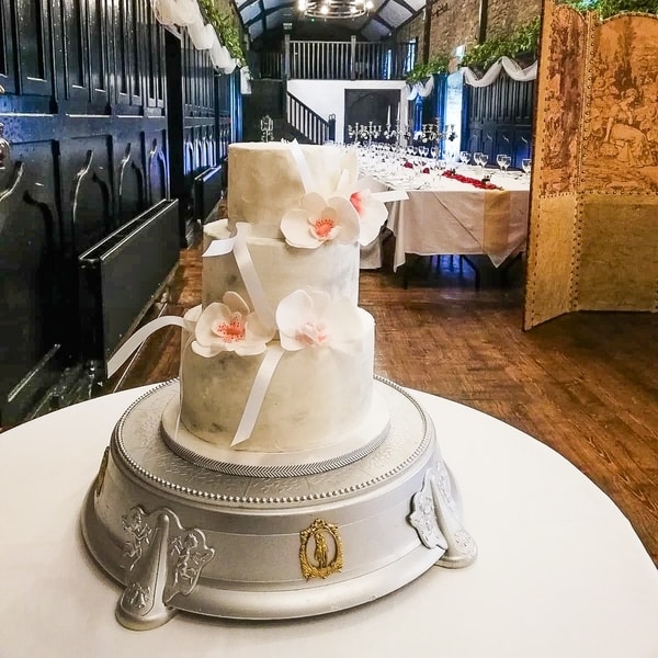 White Flowers Wedding Cake